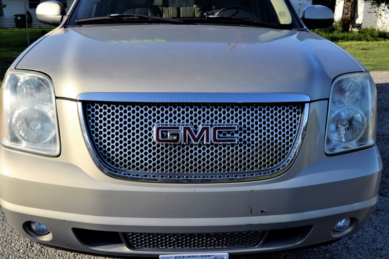 concession-BAUDINARD SUR VERDON-min_gmc-yukon-truck-grill-2828425